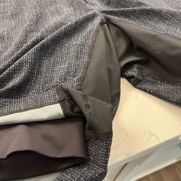 Lululemon Black & Gray Patterned Shorts - Picture 6 of 6